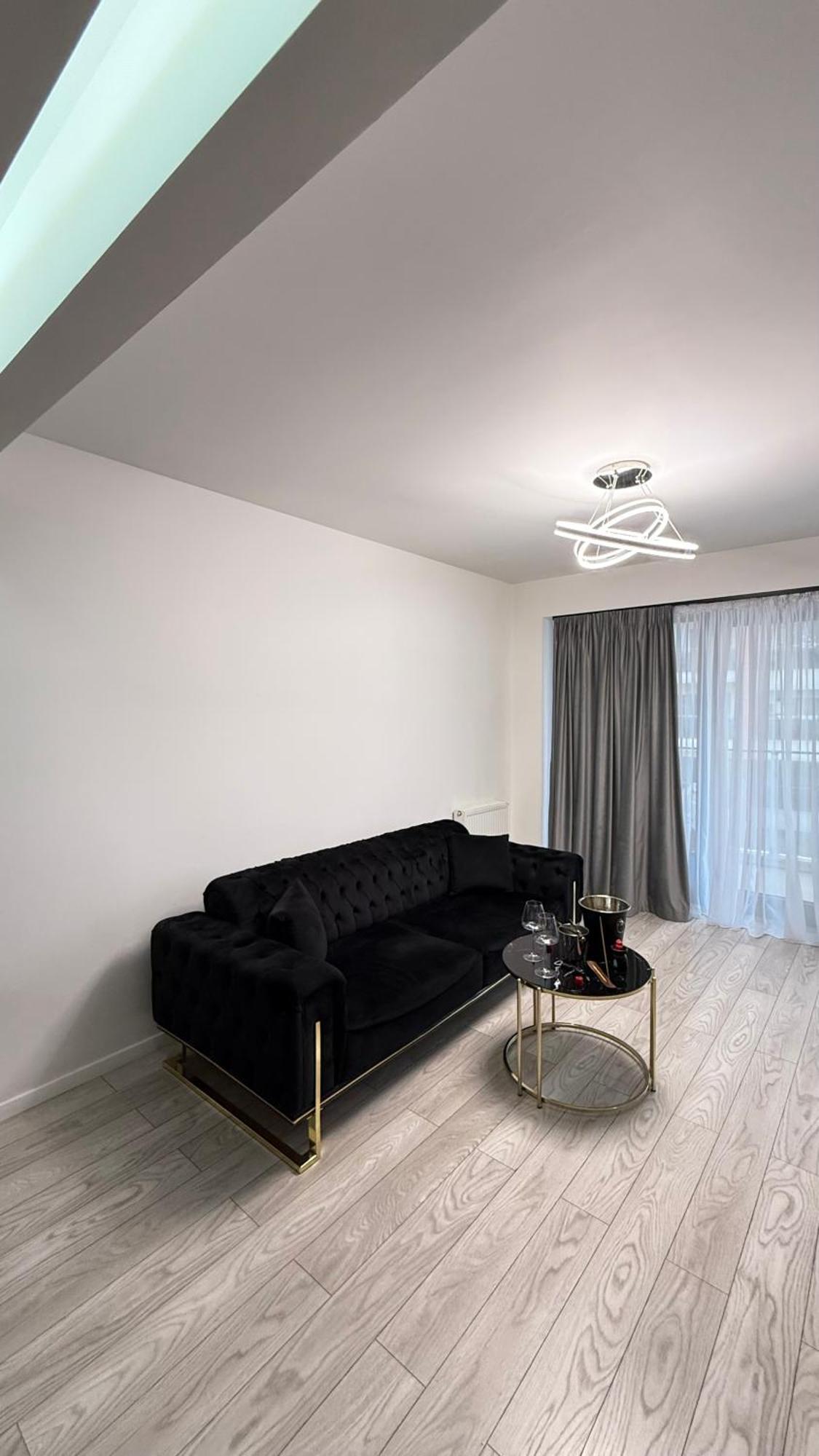 Central Deluxe By Rh Living บูคาเรสต์ ภายนอก รูปภาพ