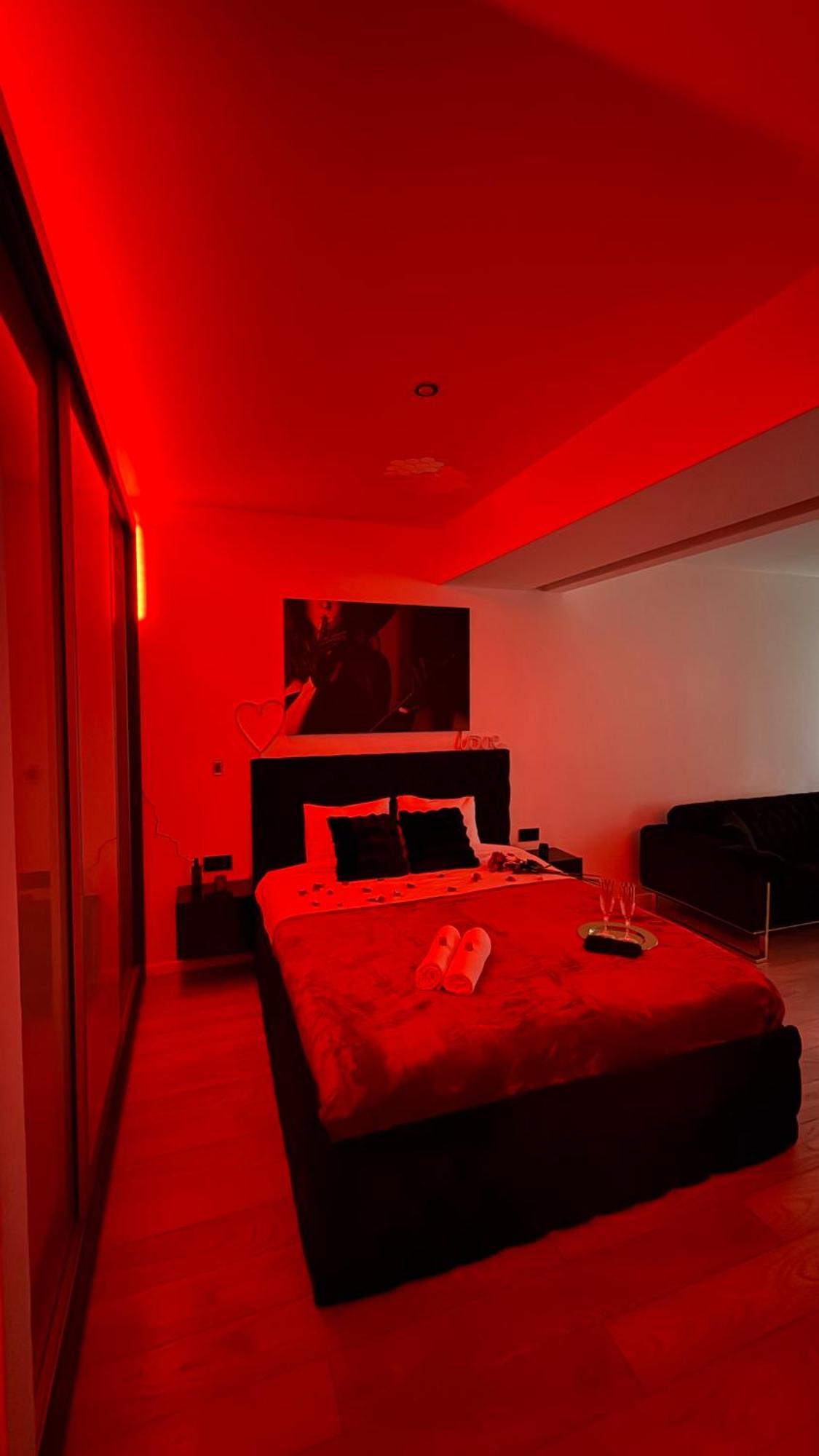 Central Deluxe By Rh Living บูคาเรสต์ ภายนอก รูปภาพ