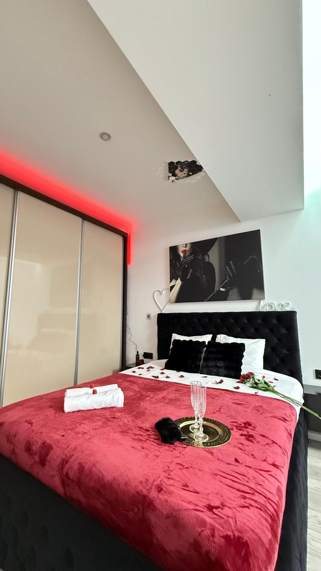 Central Deluxe By Rh Living บูคาเรสต์ ภายนอก รูปภาพ