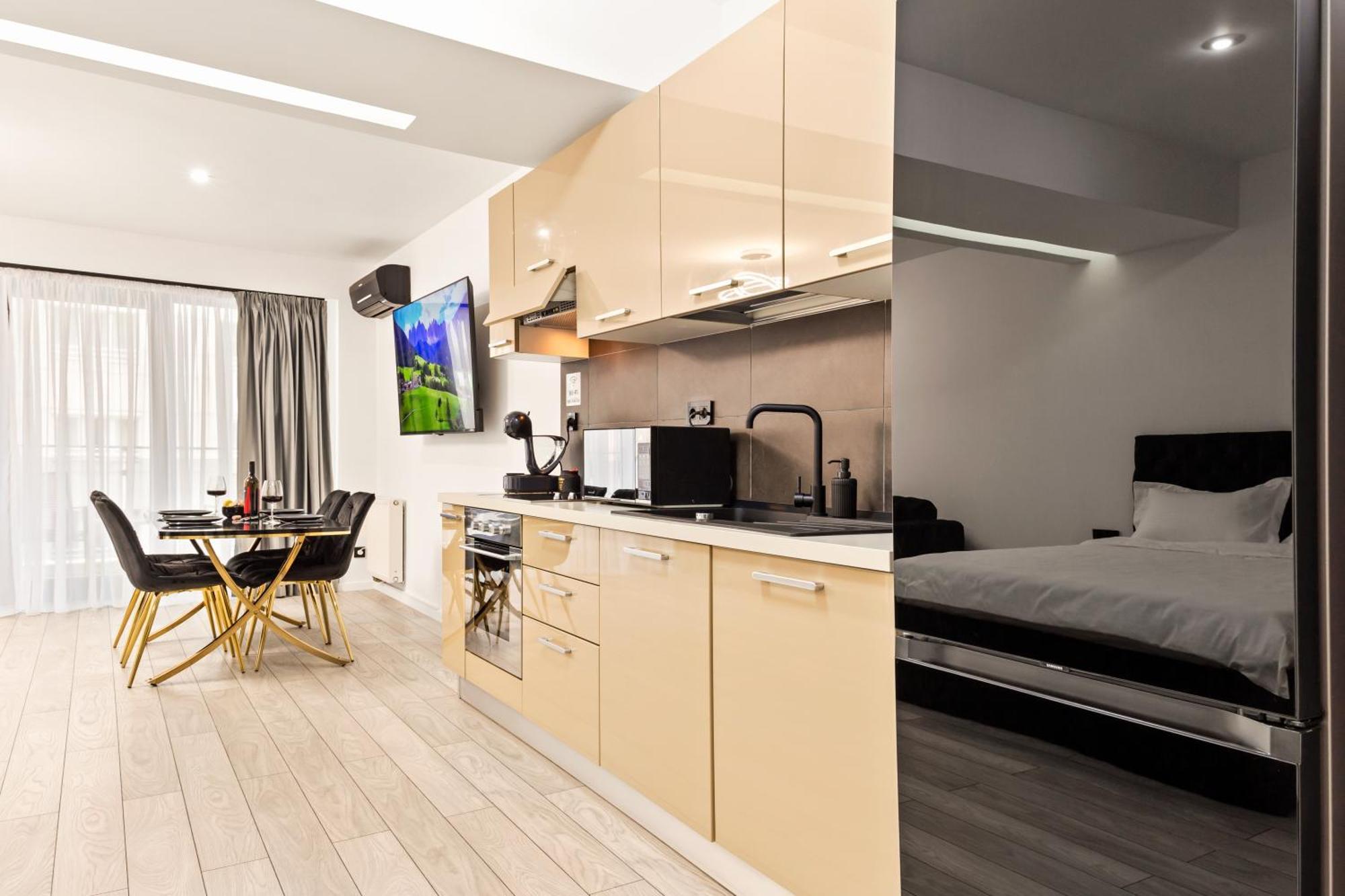 Central Deluxe By Rh Living บูคาเรสต์ ภายนอก รูปภาพ